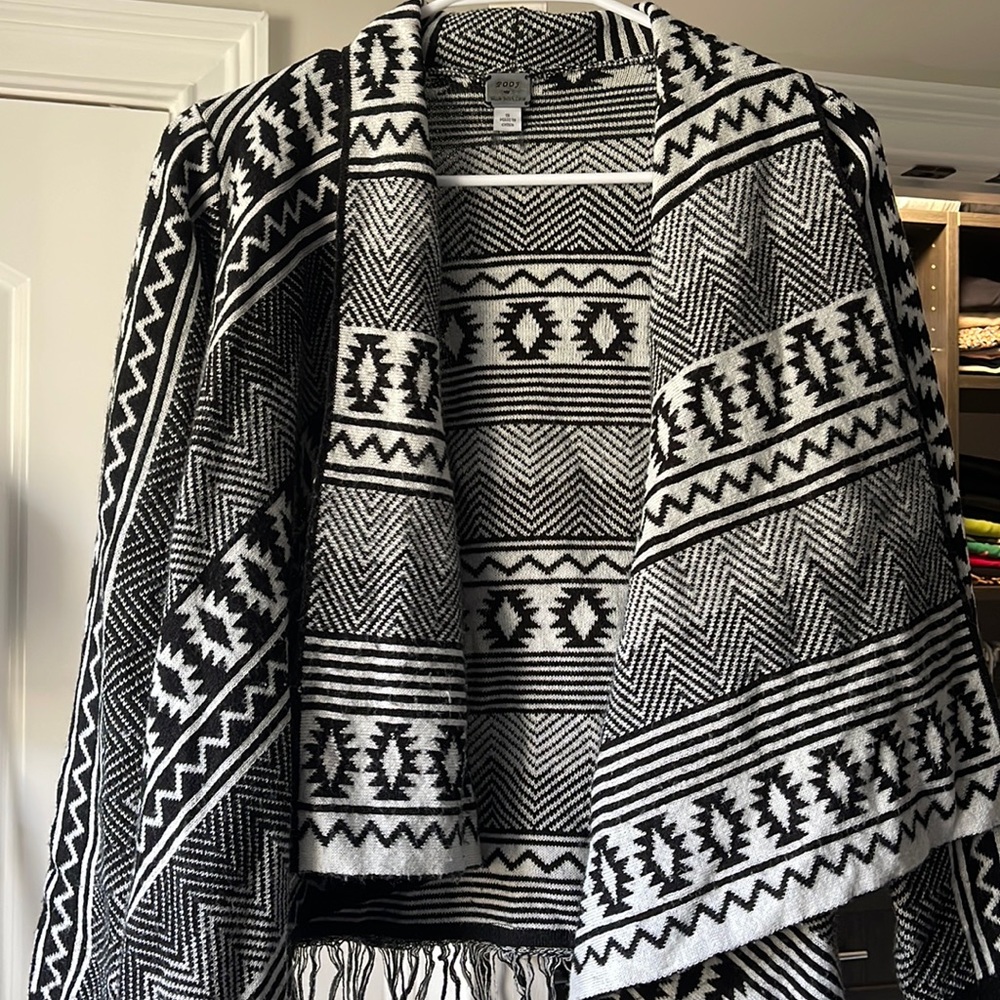 Poncho black and white